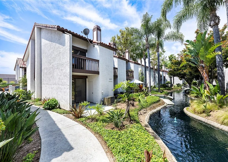 319 Molokai Dr
