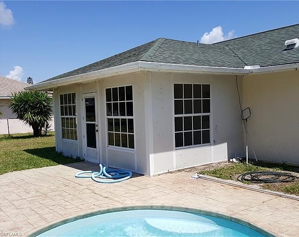 1st image of 642 SE 21st Pl