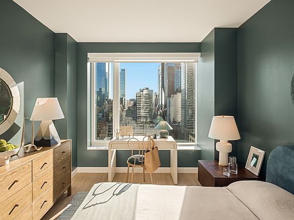 4th image of 550 10th Ave #4007