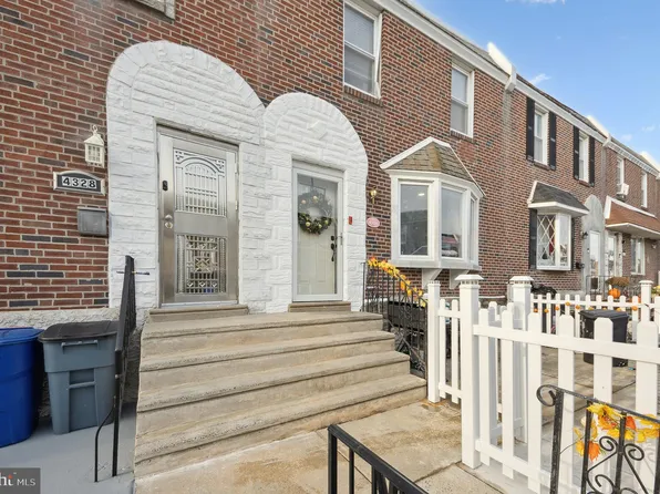 4326 Chippendale St, Philadelphia, PA 19136