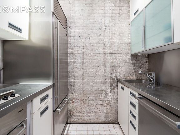 2nd image of 771 Greenwich St #3N