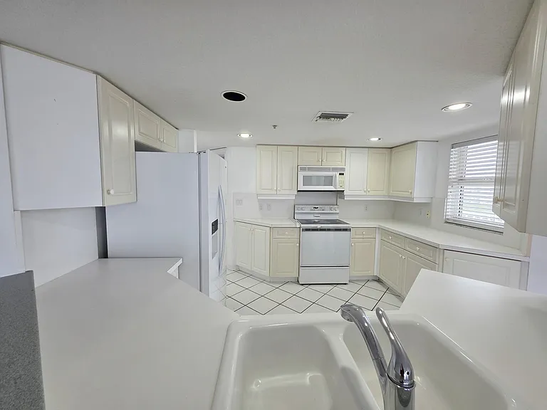 5051 N Highway A1A #7-6 — Photo 27