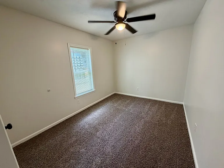 215 E Ormsby Ave #4 — Photo 5