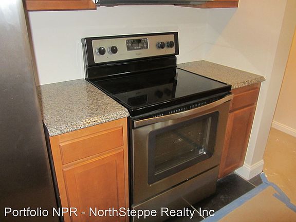 3rd image of 125 W Blake Ave #D-2878090