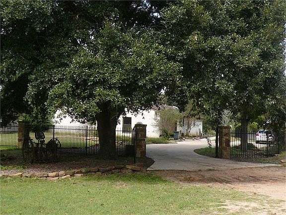 5th image of 1005 Colorado Dr
