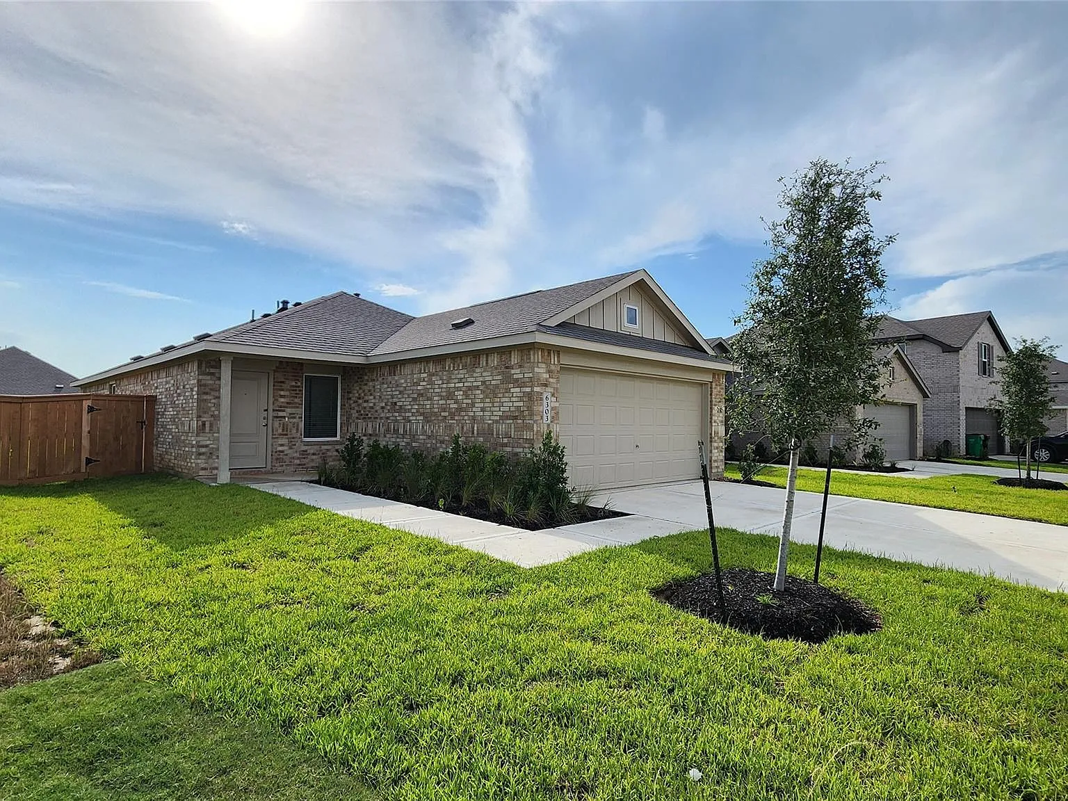 3 bed, 1464 sqft, $2,185 — Photo 2