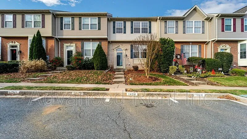 1404 Roman Ridge Way photo 1