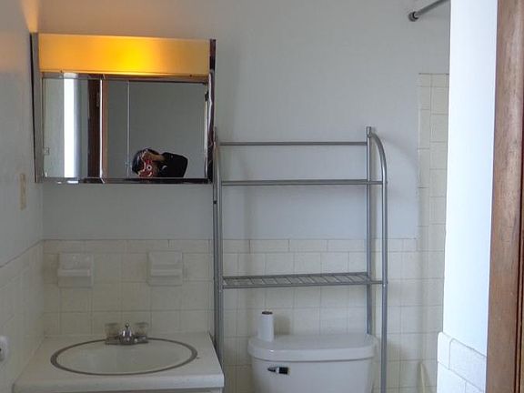 3rd image of 713 Cedar Dr APT 15