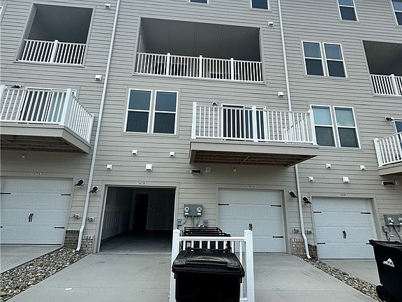 2nd image of 1025 N Lombardy St Unit B