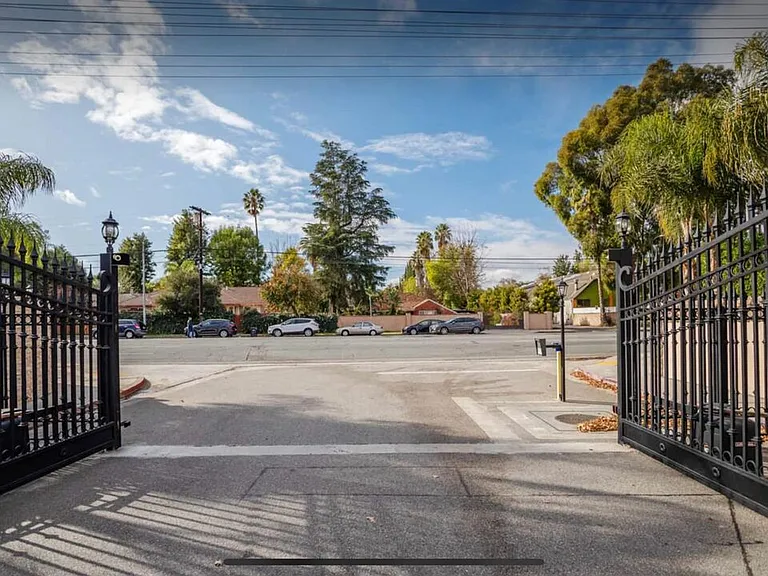 19246 Liam Ln — Photo 34