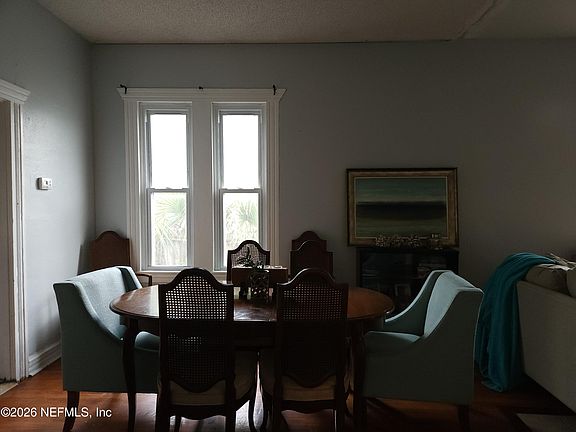 3rd image of 276 MCDUFF Avenue S