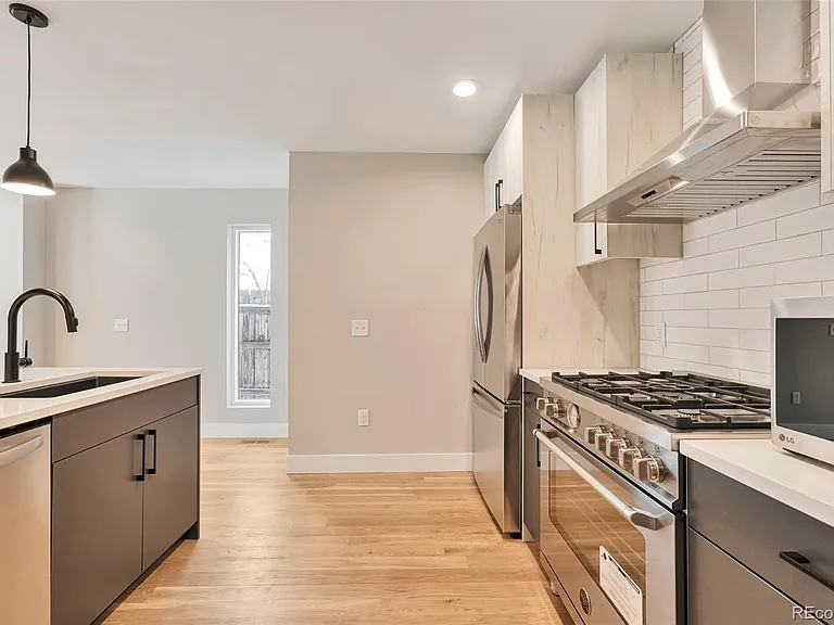 1453 Irving St — Photo 4