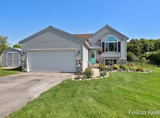 15088 Branch Ct NE, Cedar Springs, MI 49319