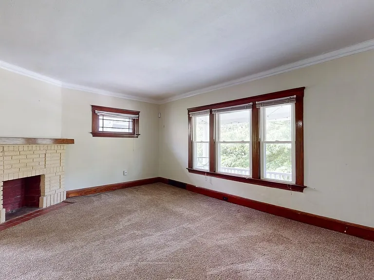 1285 Cranford Ave — Photo 4