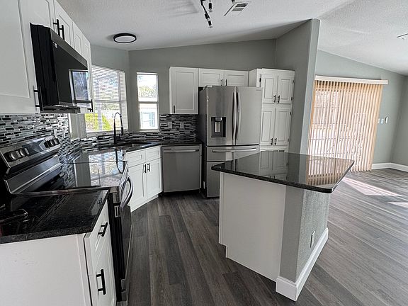 3rd image of 134 Sago Cir