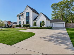 8228 Oakridge Dr, Baton Rouge, LA 70810