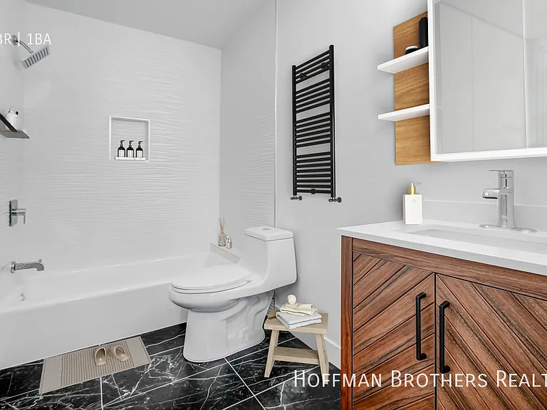5924 S Hoover St #1/2 — Photo 5