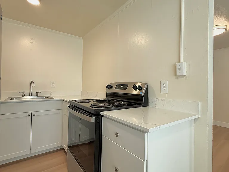2118 N 30th St #4 — Photo 3