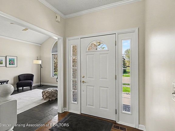 4th image of 1598 Royal Crescent Dr
