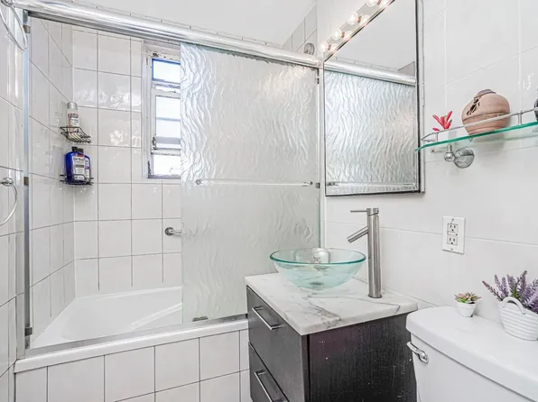 2675 East 7th Street image 22 of 28