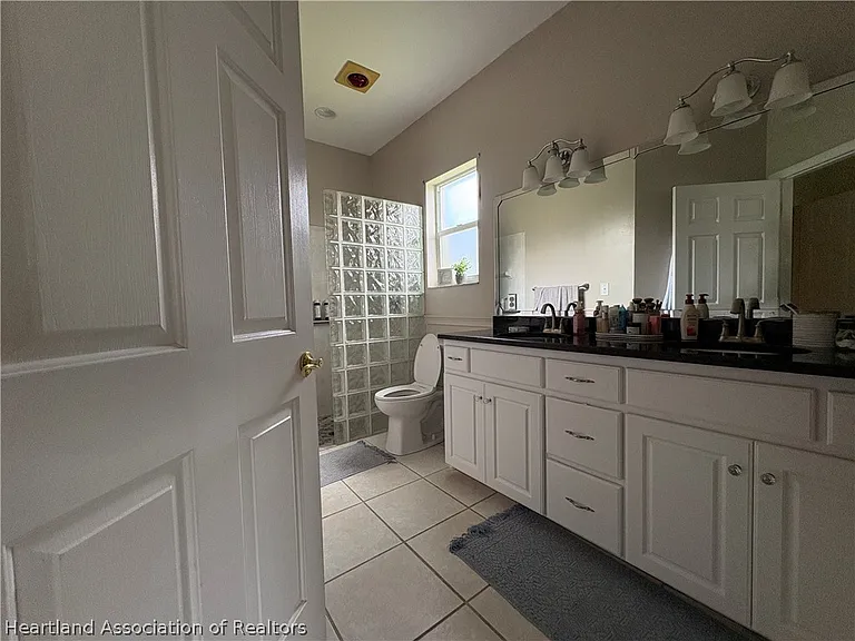 2843 Meadowood Ln — Photo 21