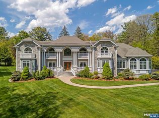 17 Constitution Ave, Succasunna, NJ 07876