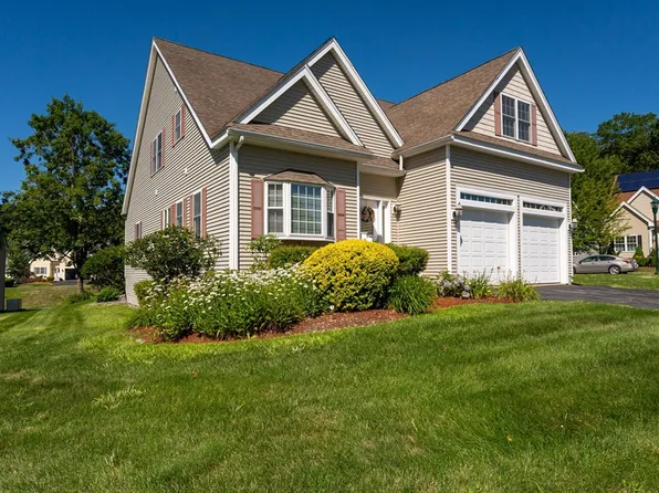 1 Thoreau Ln, Tyngsboro, MA 01879