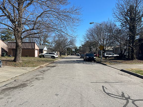 4th image of 301 Bent Bough Pl