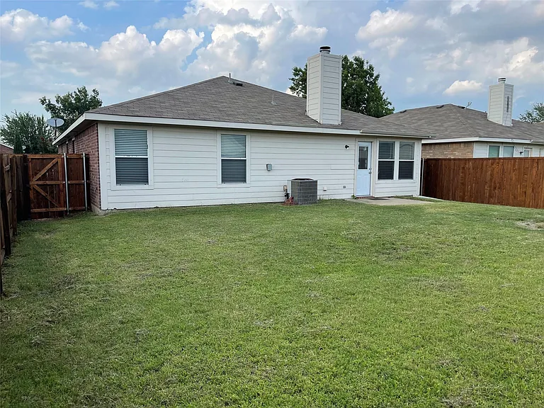8904 Chisholm Trl — Photo 19