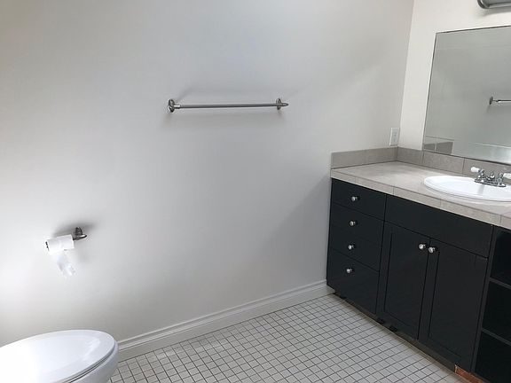 5th image of 4969 Santa Monica Ave APT D