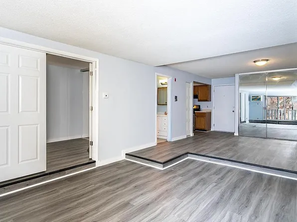 1601 N Innsbruck Dr NE #281, Fridley, MN 55432