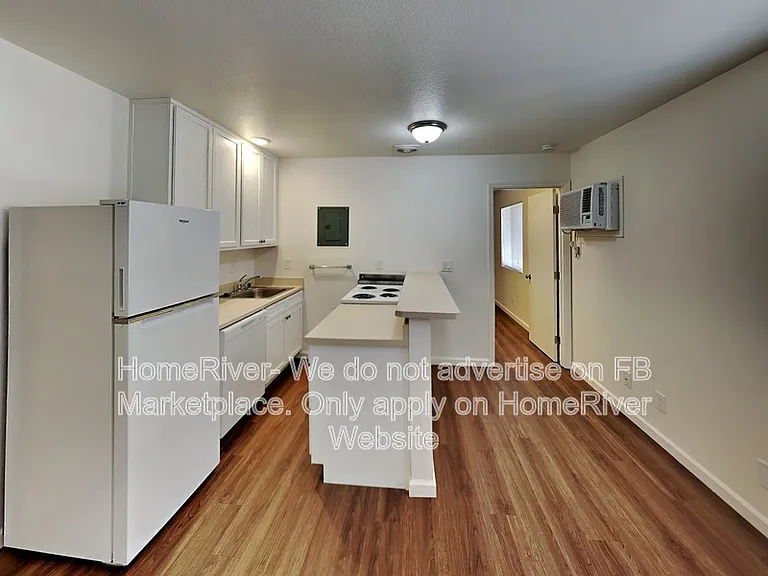 1620 F St #14 — Photo 2