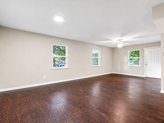 3rd image of 713 Grantland Dr