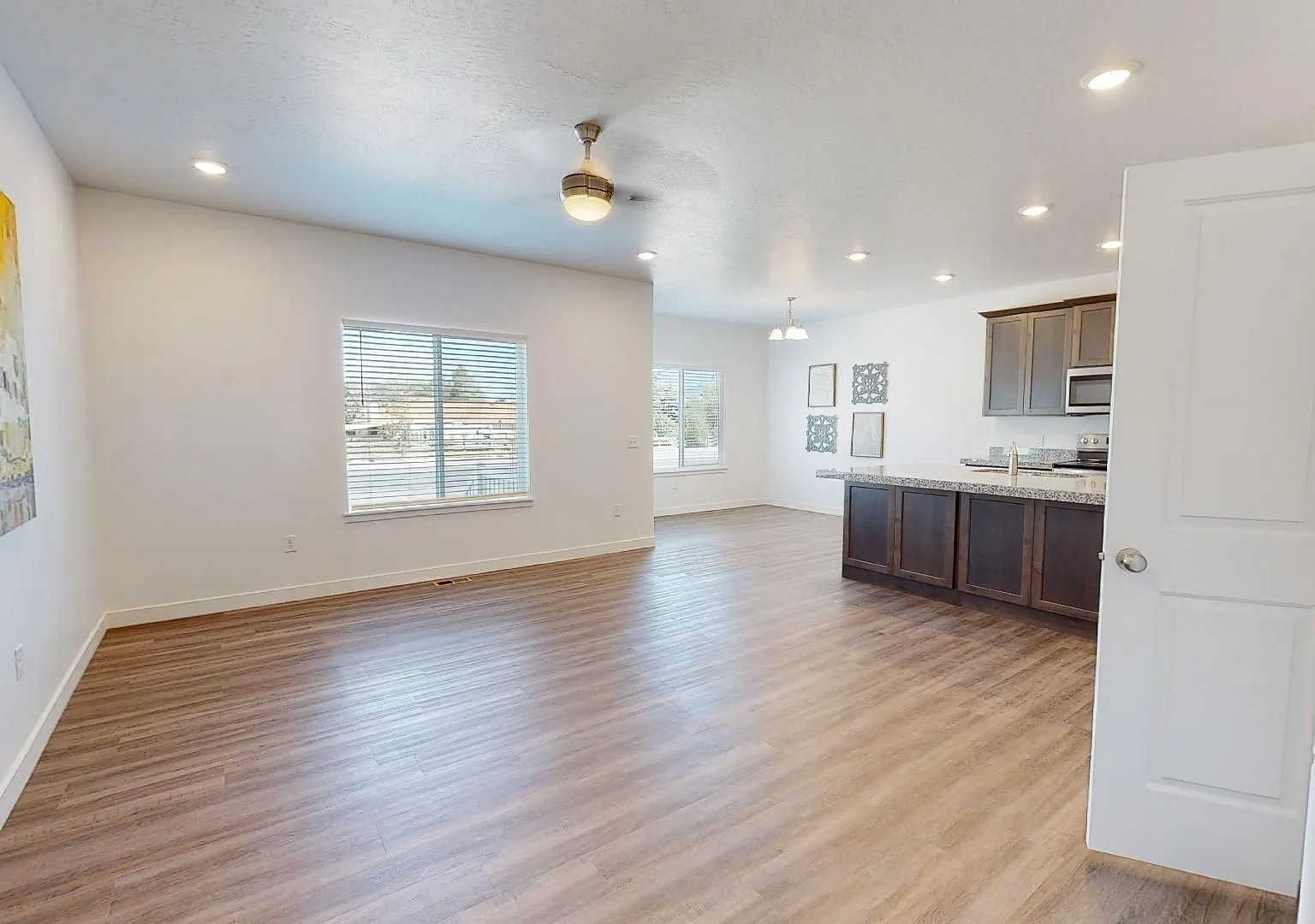 Beautiful 4-Bed Townhome For Rent — Photo 3