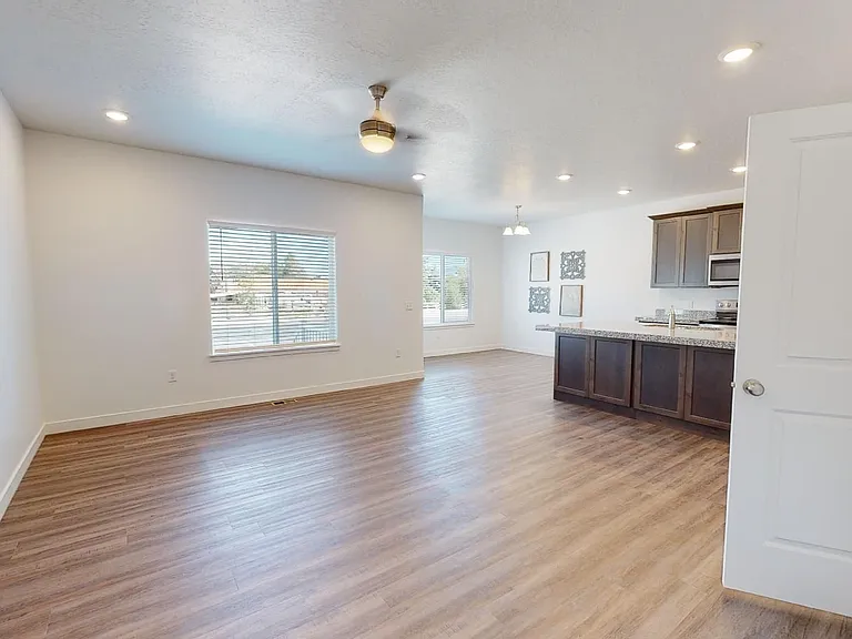 3374 W Sanctuary Ct — Photo 3