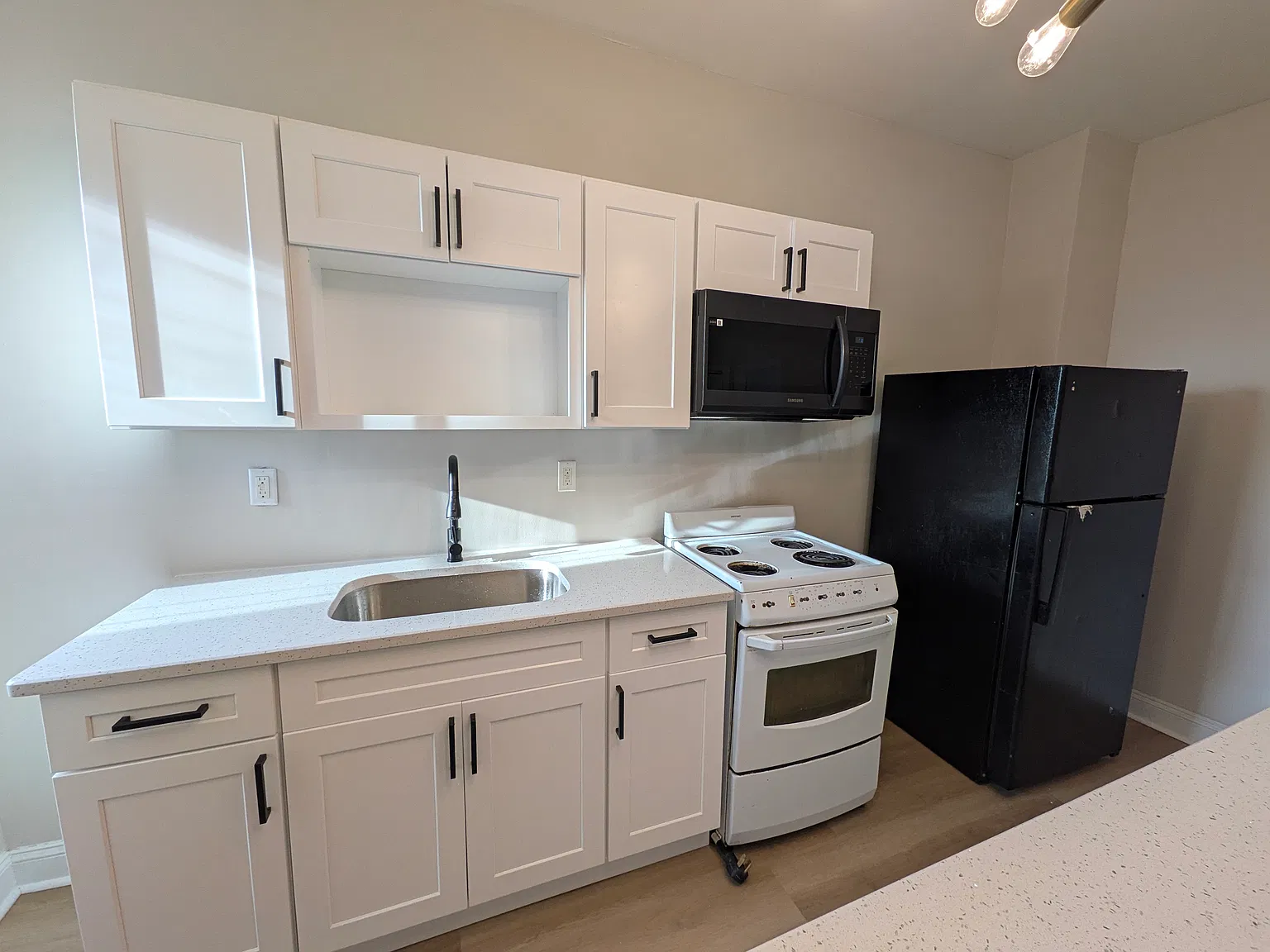 1 bed, 600 sqft, $1,050 — Photo 4