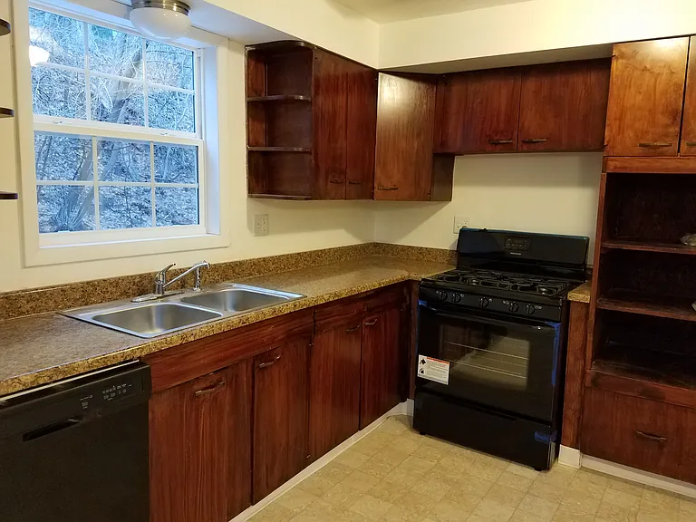 311 Fellows Ave — Photo 3