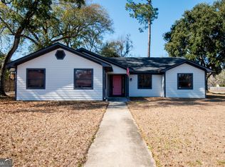 100 Pinedale Dr, Saint Marys, GA 31558