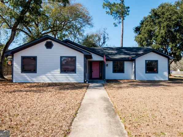 100 Pinedale Dr, Saint Marys, GA 31558