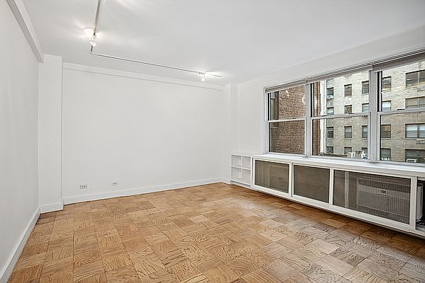 1st image of 141 E 55th St APT 4G