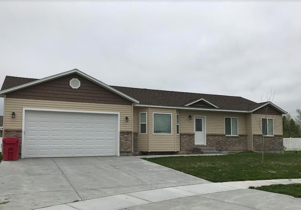 1st image of 1579 N Richland Cir