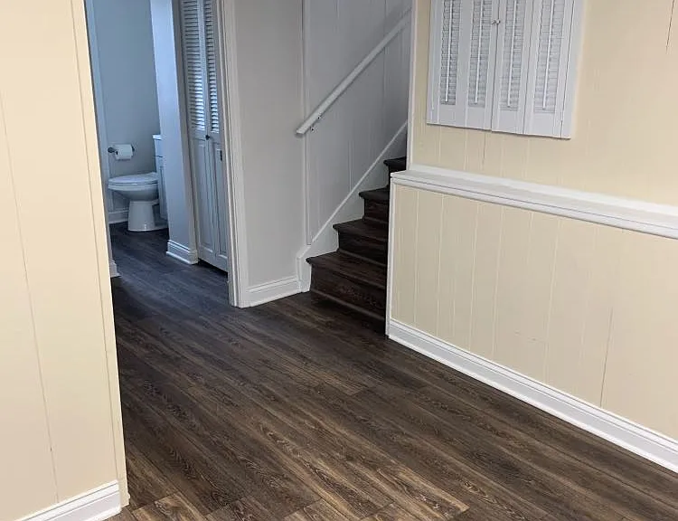 1056 Irwin Ave — Photo 7