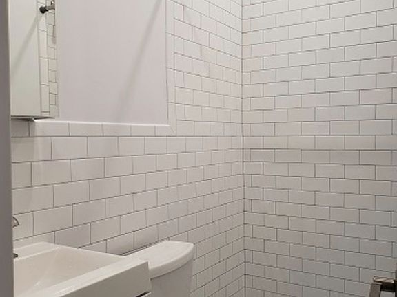 5th image of 206 W 99th St APT 1E
