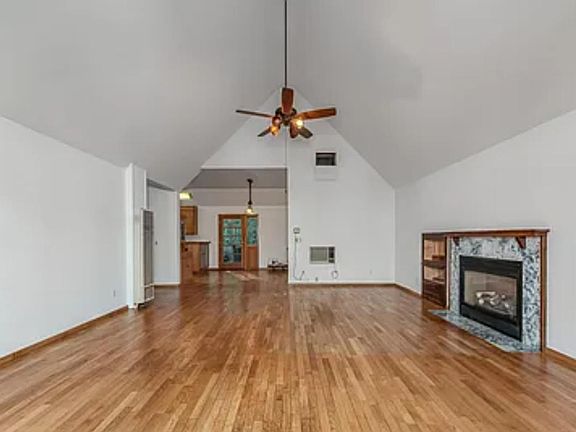 3rd image of 221 Forest Meadows Dr