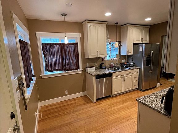 5th image of 111 N Callow Avenue
