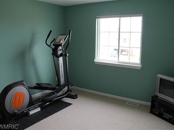 5th image of 618 Oldfield Dr SE