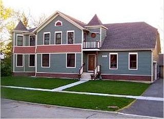 1st image of 210 S Hickory Ave