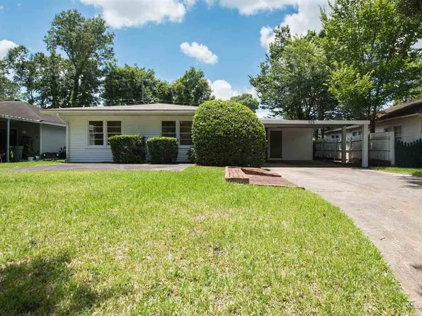 825 Parson Dr, Beaumont, TX 77706