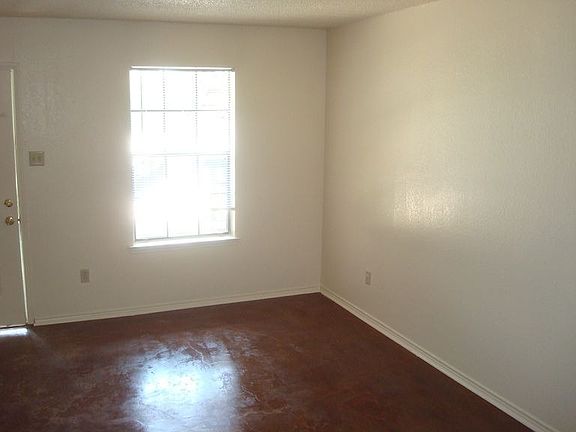 4th image of 300 Kings Way Dr APT B