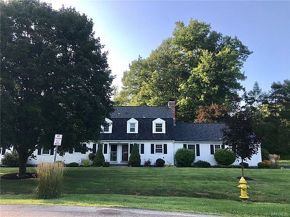 3rd image of 5994 Thornwood Dr #1